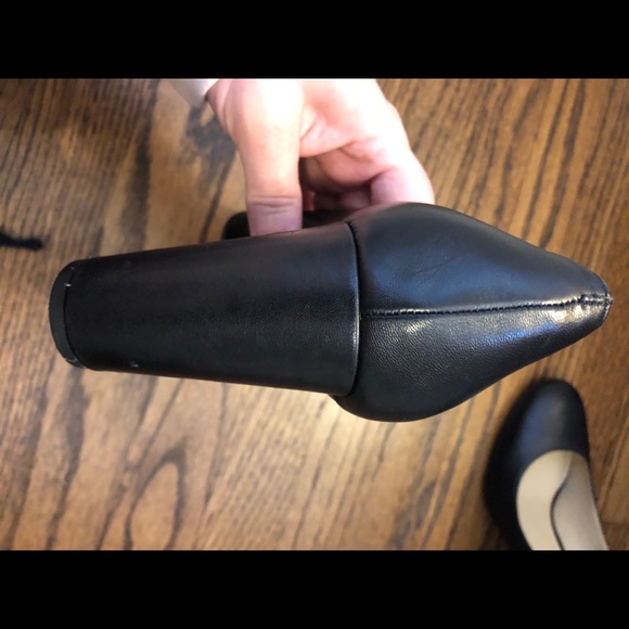 SALE!! EUC Ann Taylor leather heels - Picture 4 of 10